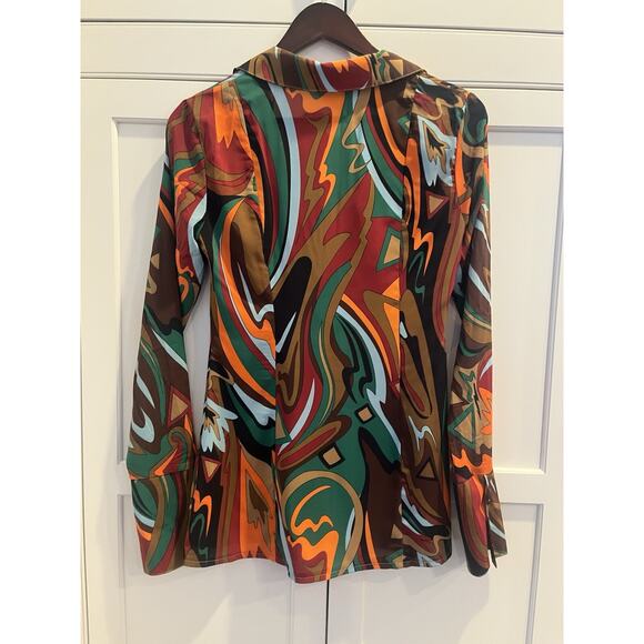 PRETTYLITTLETHING abstract print chiffon fitted shirt women size 6 v-neck NWT - Picture 6 of 8